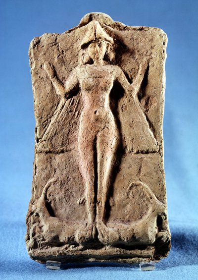 Plakette, die eine geflügelte Göttin darstellt, möglicherweise Ishtar, stehend auf zwei Steinböcken, aus Ras Shamra (Ugarit) 3. Jahrtausend v. Chr. von Phoenician